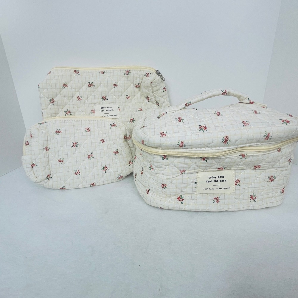 Unbranded Cosmetic Bag Set Womens OS Cream Floral Quilted 3 Piece Excellent